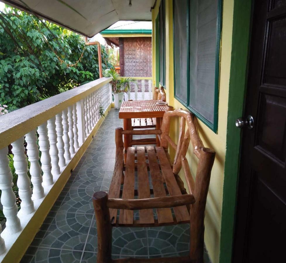 Guanna's Place Room&Resto Bar Isla de Malapascua Exterior foto